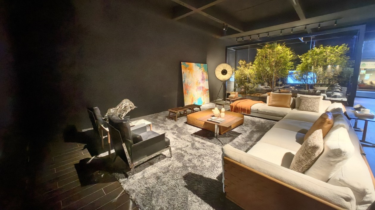 加5000好友+賣空展品  東莞名家具展「迎春復(fù)甦」