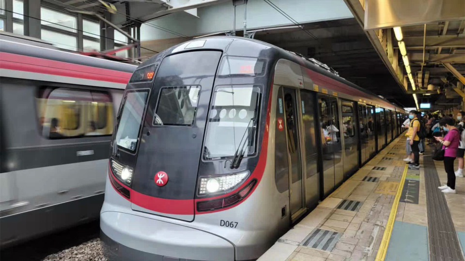 港鐵東涌線列車故障 來(lái)往欣澳及東涌站服務(wù)一度受阻