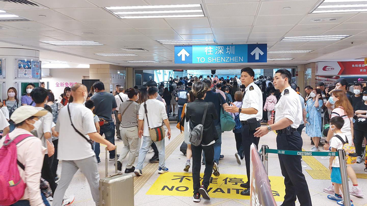 海關(guān)：靈活調(diào)配人手加強各口岸清關(guān)工作 確保關(guān)口運作暢順