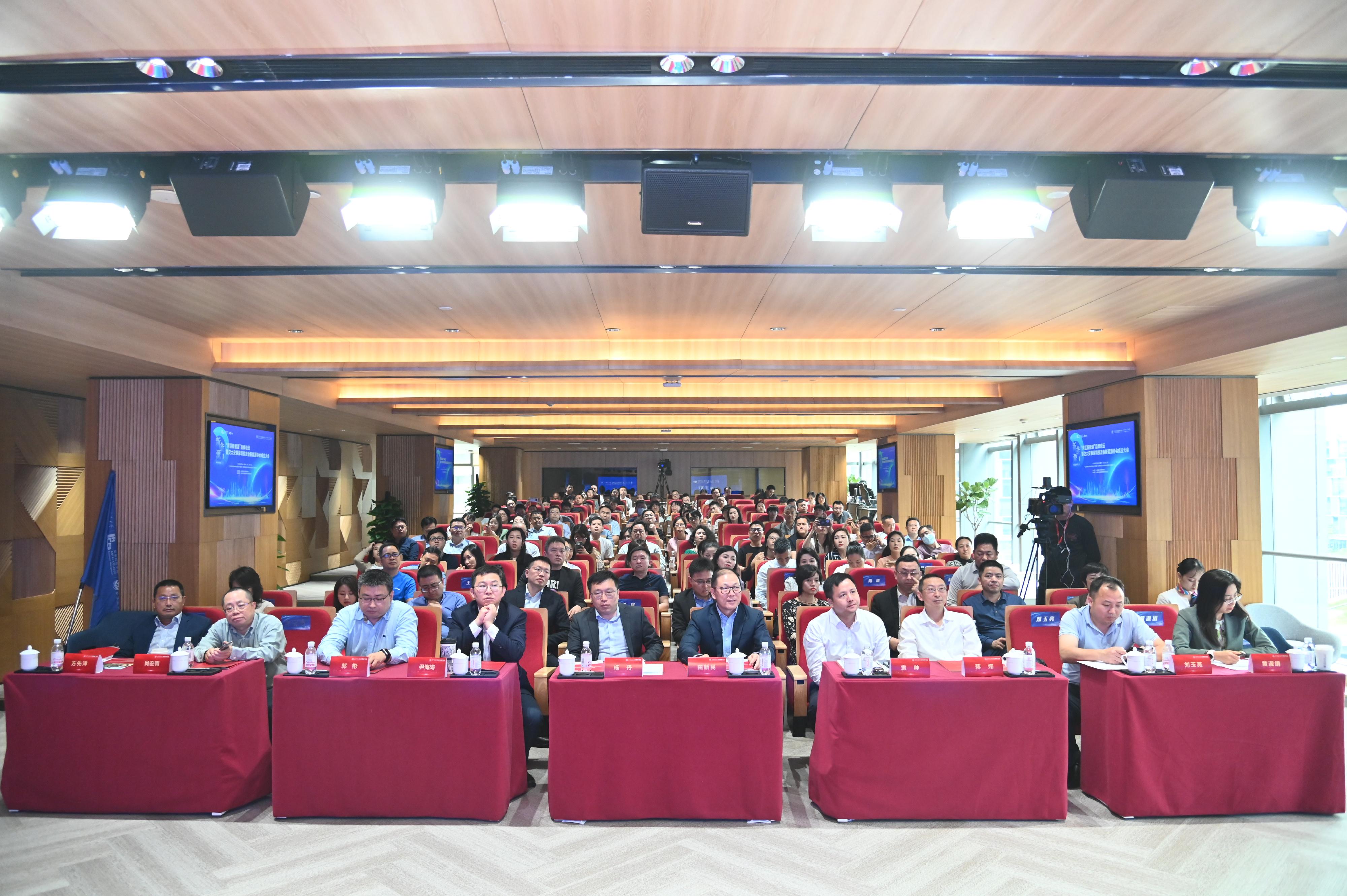 助推灣區(qū)新能源行業(yè)創(chuàng)新與發(fā)展 上海交大安泰深圳校友會新能源協(xié)會正式啟航