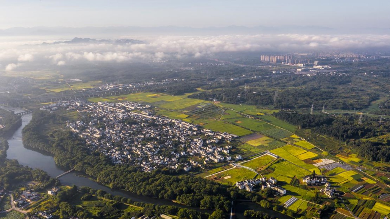 皖徽州西溪南鎮(zhèn)：傳統(tǒng)村落活力顯  和美之治煥新顏
