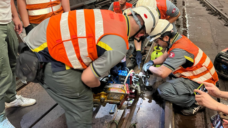 港鐵尖沙咀站附近路軌裂縫已臨時修復(fù) 荃灣線行車需額外3至5分鐘