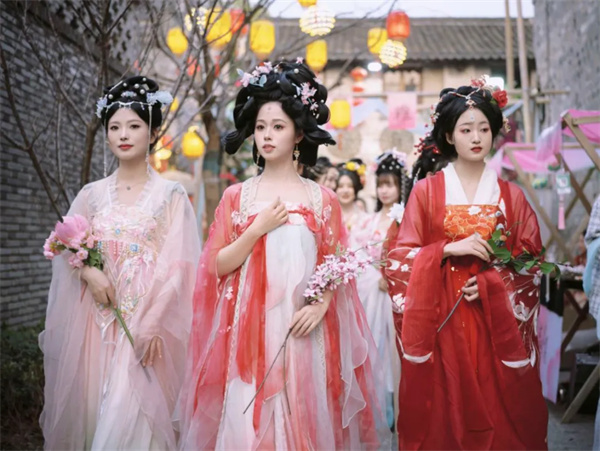 十二花神「臨凡」 鳩茲古鎮(zhèn)養(yǎng)眼