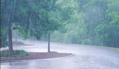 廣東70個暴雨預(yù)警信號生效中 部分河流已現(xiàn)超警洪水