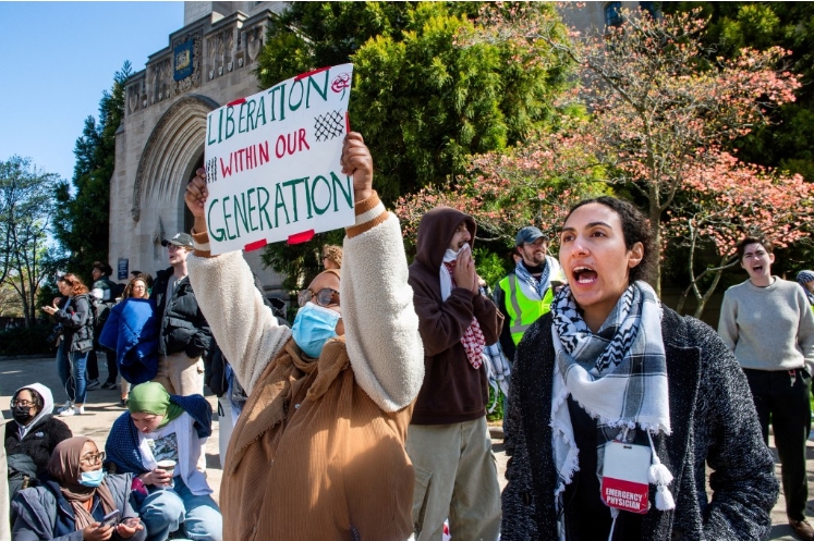 美國多所高校學(xué)生聲援巴勒斯坦 警察進入校園大肆拘捕  哥倫比亞大學(xué)逾百人被捕