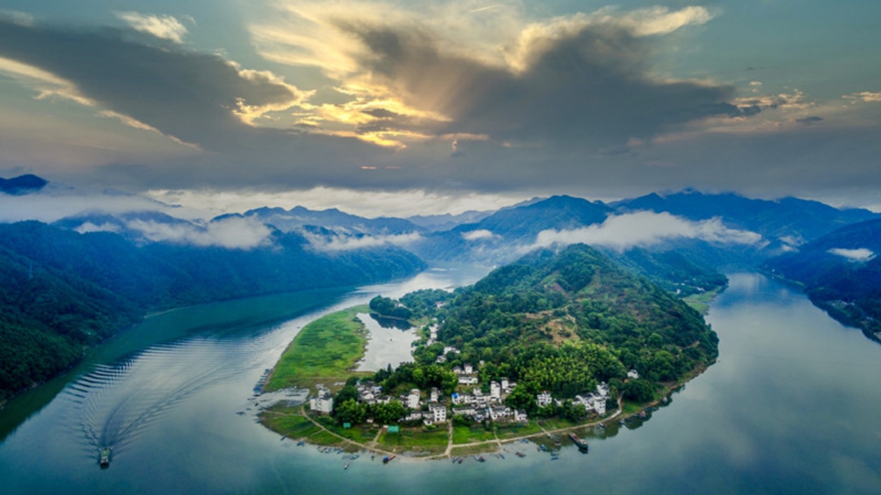 【歙采繽紛 古城煥新】黃山歙縣：百里新安山水畫廊  詩畫江南神采飛揚(yáng)