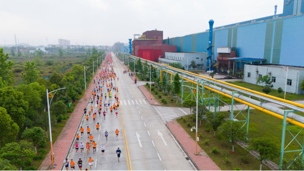 湖南婁底：馬拉松跑進(jìn)綠色工廠