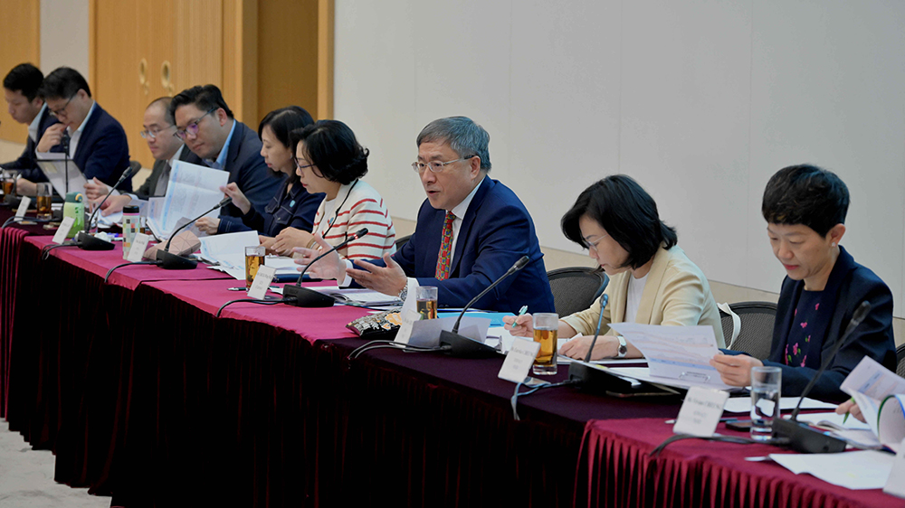 卓永興主持地區(qū)治理專組會議 檢視國慶75周年籌備工作