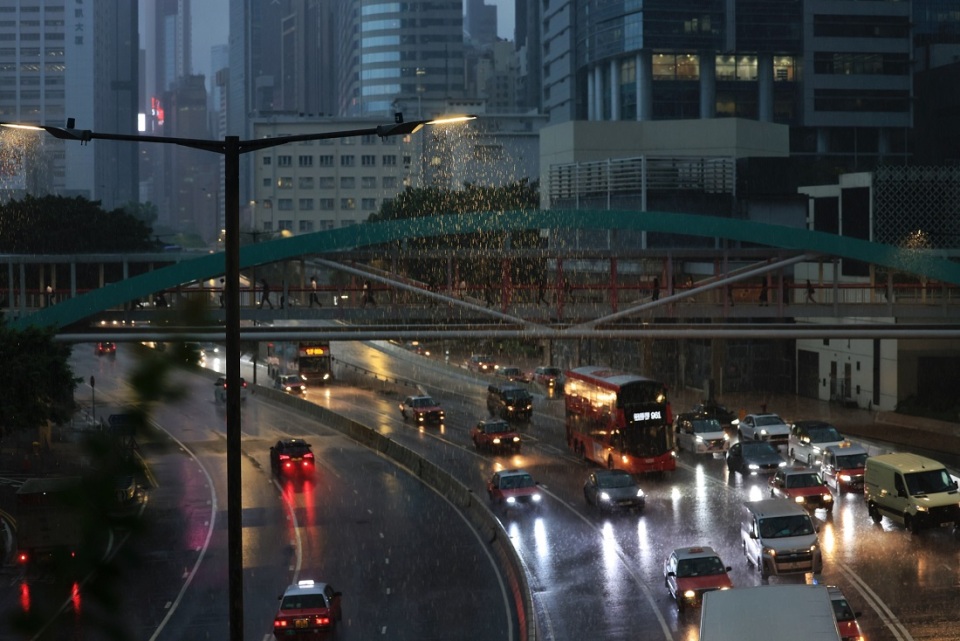 天文臺(tái)：黃色暴雨警告信號(hào)生效 呼籲市民應(yīng)提高警覺