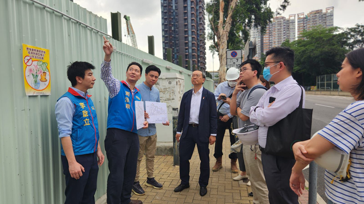 民建聯(lián)團(tuán)隊(duì)晤房屋局代表 倡十八鄉(xiāng)路公屋項(xiàng)目增設(shè)商場(chǎng)及加密巴士班次