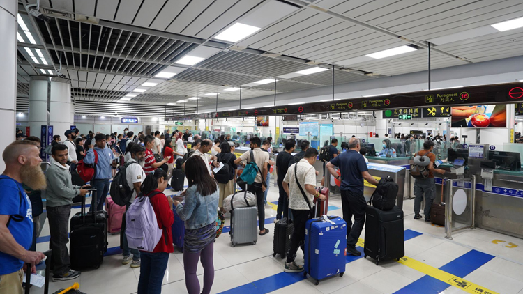 47萬(wàn)人次！「五一」假期深圳灣口岸出入境人數(shù)同比上漲近五成