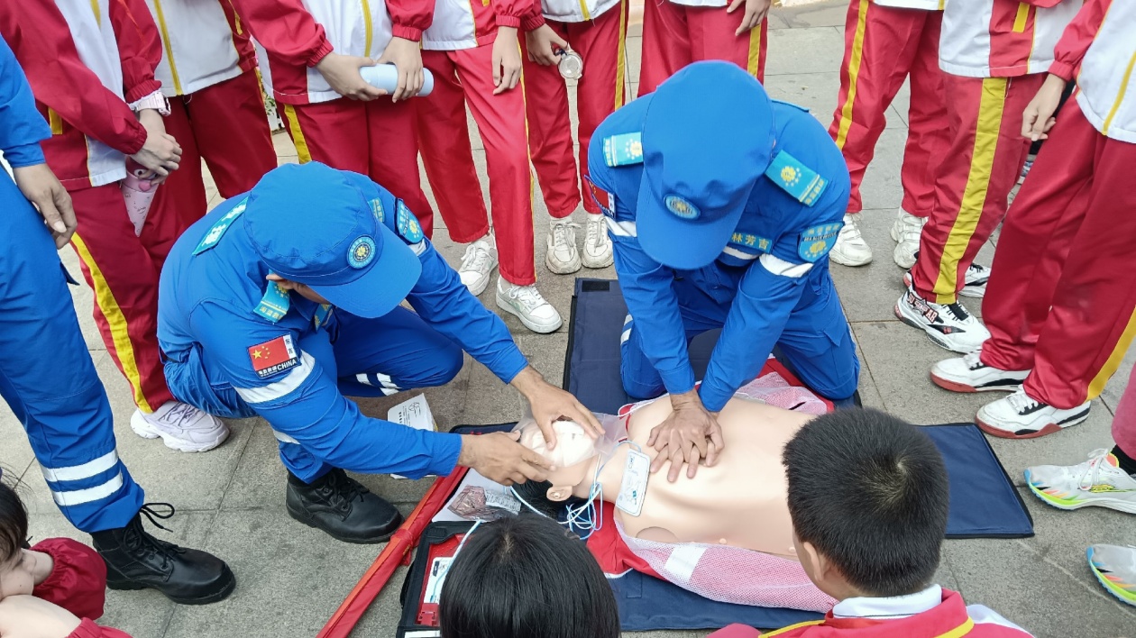 海南東方推進(jìn)誌願(yuàn)服務(wù)專業(yè)化  打造海南省高質(zhì)量發(fā)展重要增長(zhǎng)點(diǎn)