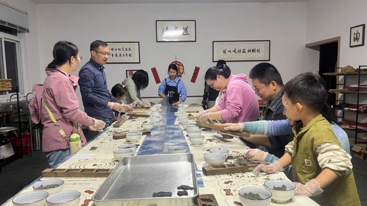 假期樂敲漁亭糕  皖黟縣漁亭鎮(zhèn)民宿+研學熱火