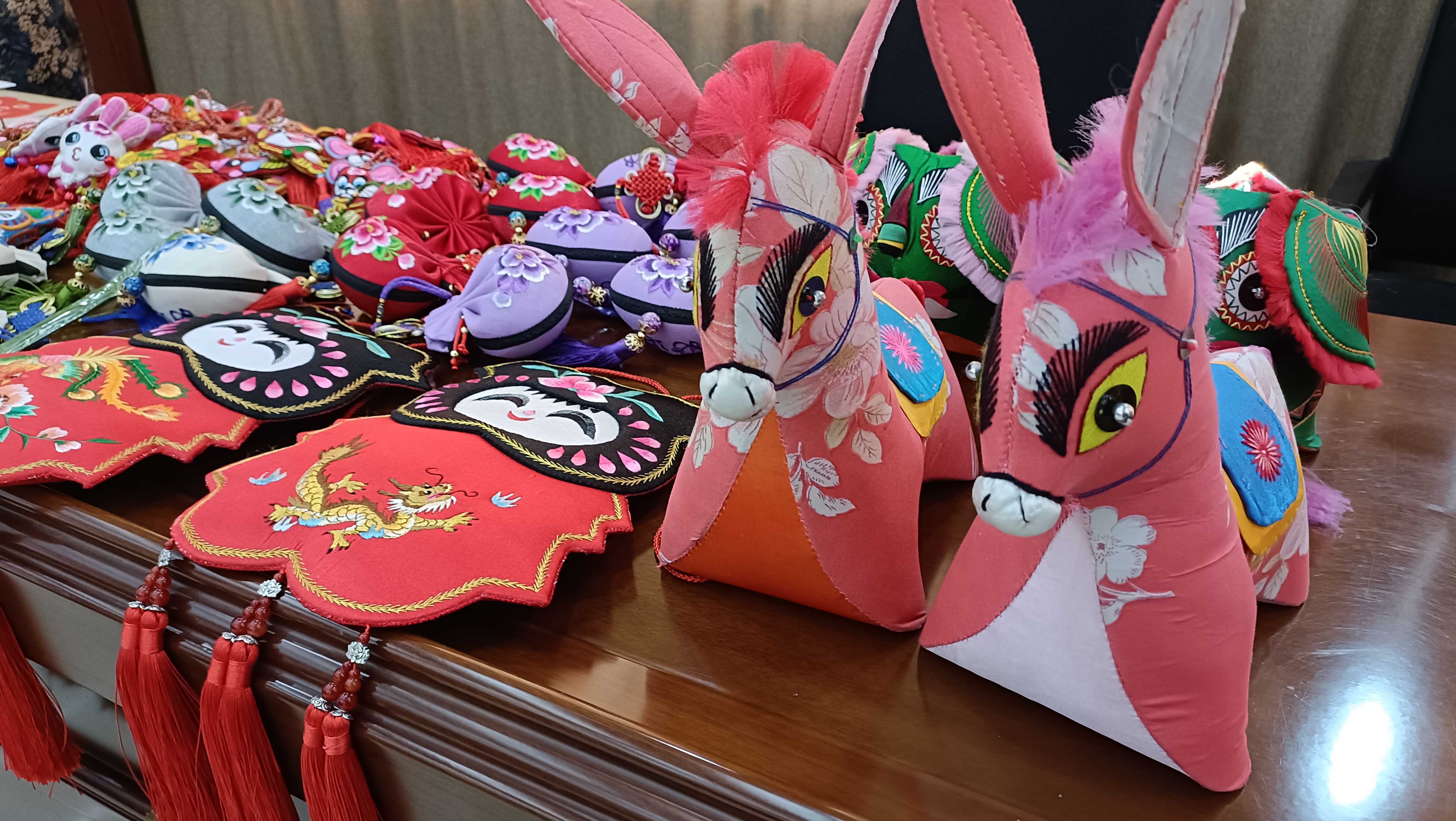 慶陽香包民俗文化節(jié)端午啟幕：讓非遺「見人見物見生活」