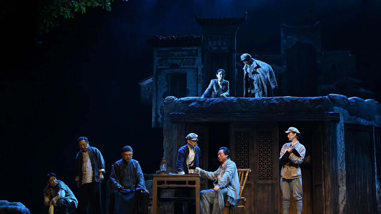 話劇《叩響》在深圳龍崗首演！深贛合作反映尋烏調(diào)查歷史