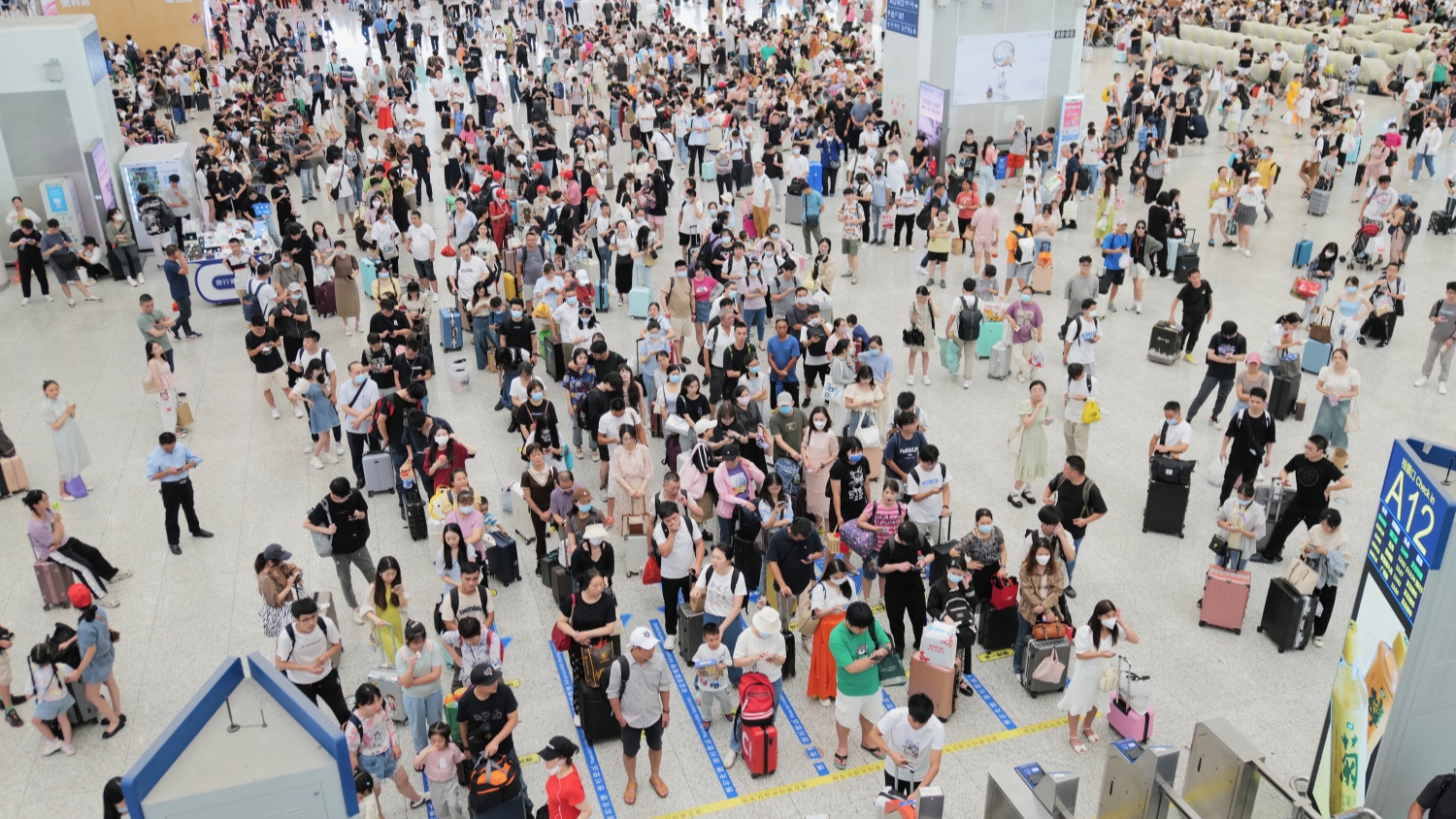 今明兩日加開(kāi)熱門(mén)方向高鐵35趟 包含深圳北至長(zhǎng)沙南等方向列車(chē)