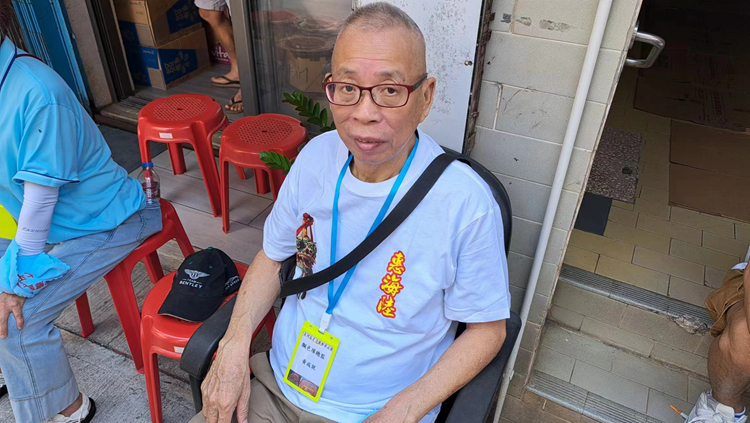 黃成就：搞飄色巡遊一甲子 是時(shí)候由後輩接班