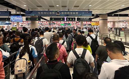 保安局：去年日均112人持單程證抵港 已回復(fù)至疫前水平