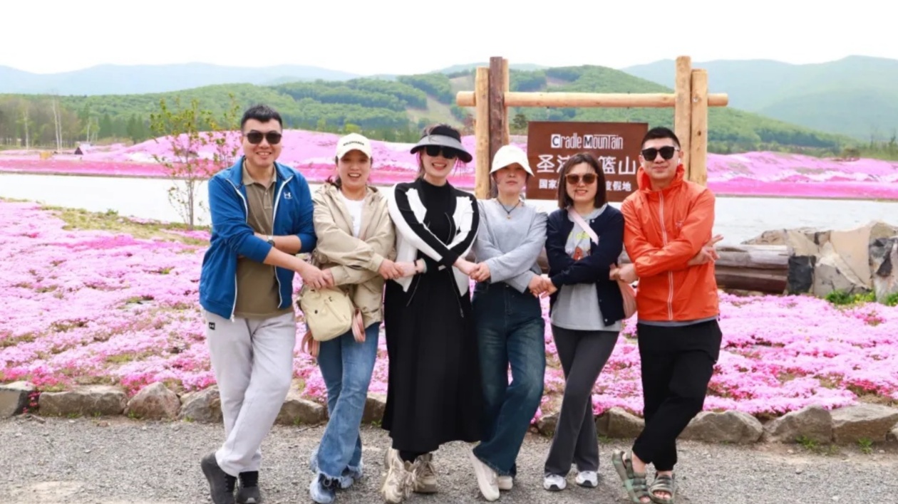 哈爾濱百人旅行團(tuán)暢遊大美寶清