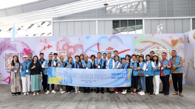 文博會(huì)「空中藝術(shù)長廊」 吸引世界華文媒體社長總編輯及師生共賞灣區(qū)藝術(shù)之美