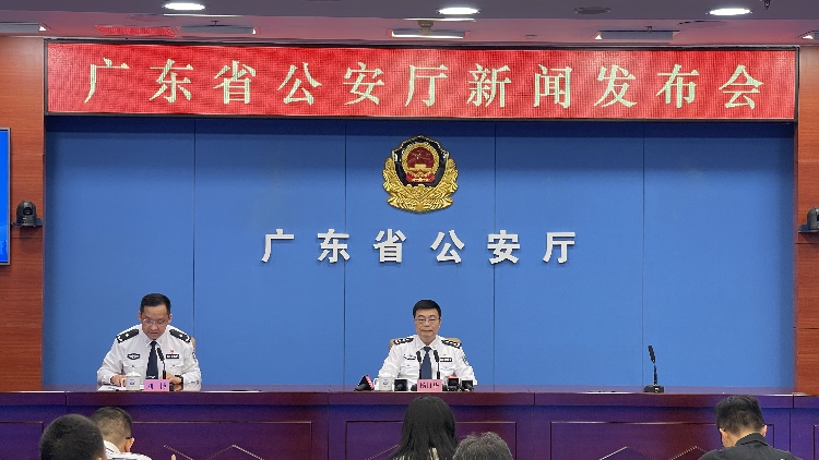 服務「港車北上」「澳車北上」 粵核發(fā)港澳機動車牌證9.5萬副