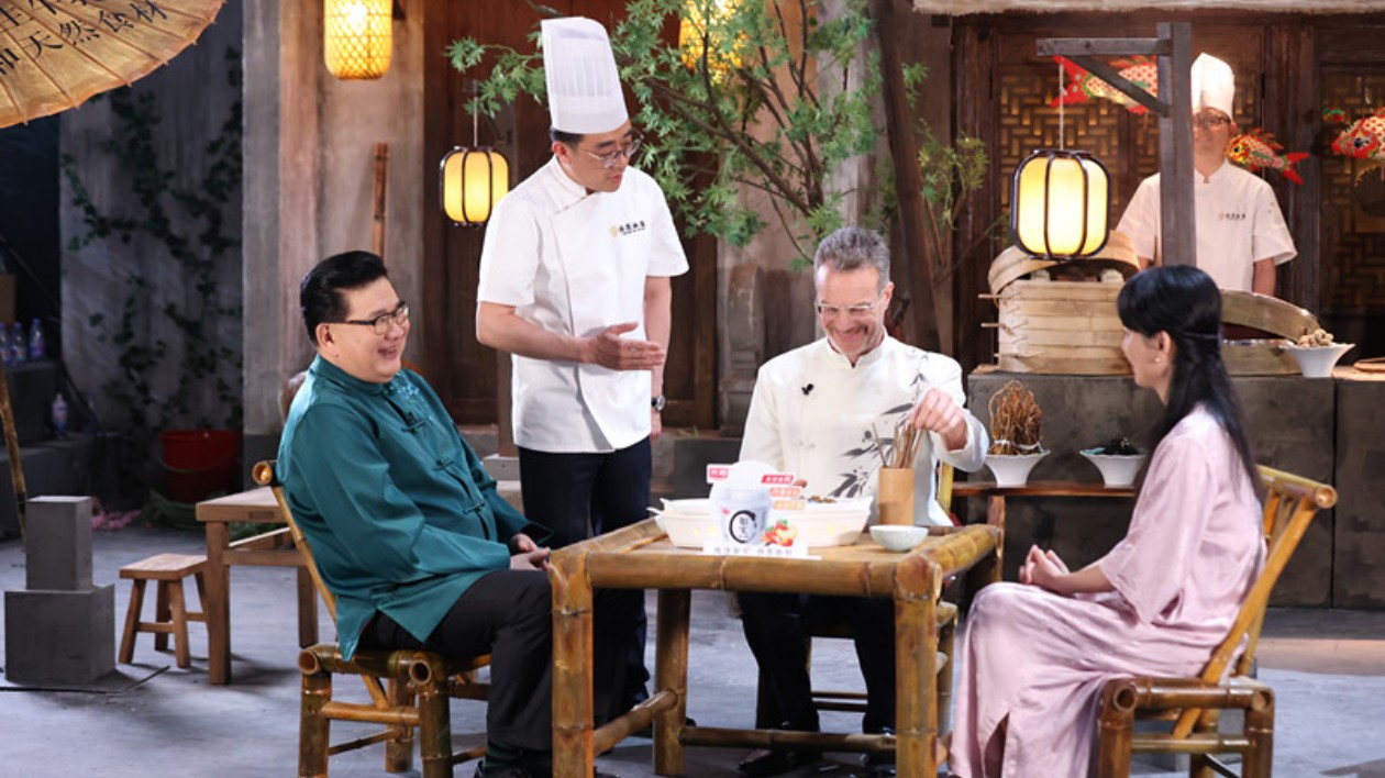 用「一道菜」推介「一座城」  東方衛(wèi)視聚焦徽商故里邀客尋味黃山