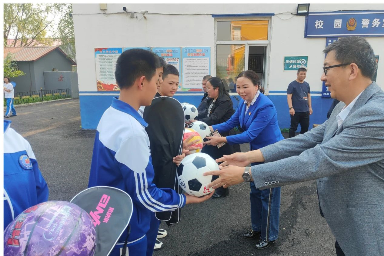 黑龍江塔河縣總工會開展「六一」特別關(guān)愛活動