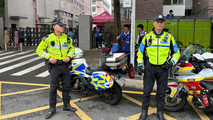 鐵騎出動(dòng)！深圳交警全力為高考學(xué)子築夢護(hù)航