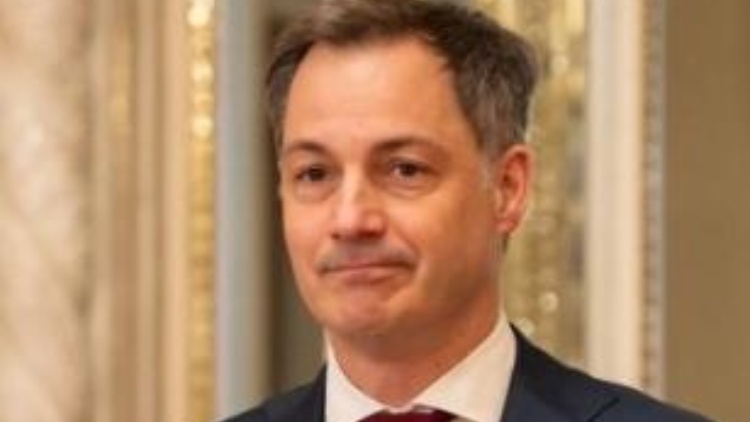 比利時(shí)國(guó)王：接受首相得克羅的辭呈