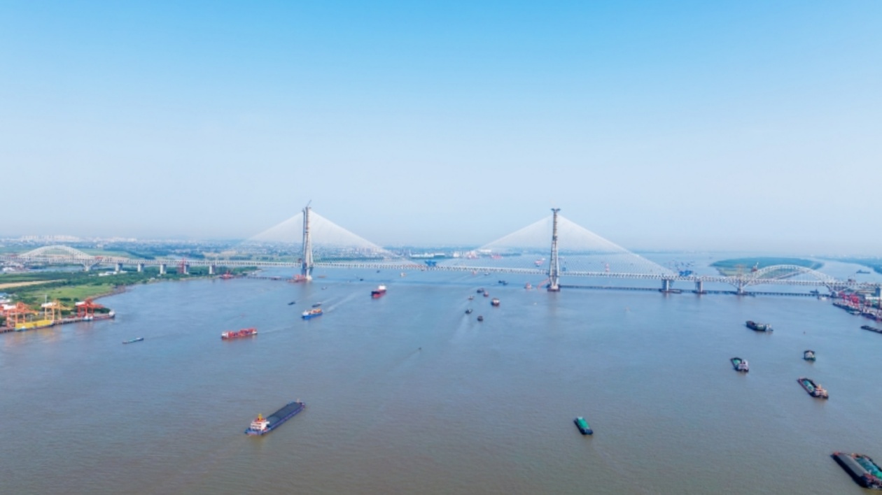 世界最大跨度斜拉橋?qū)崿F(xiàn)「毫米級(jí)」精準(zhǔn)合龍