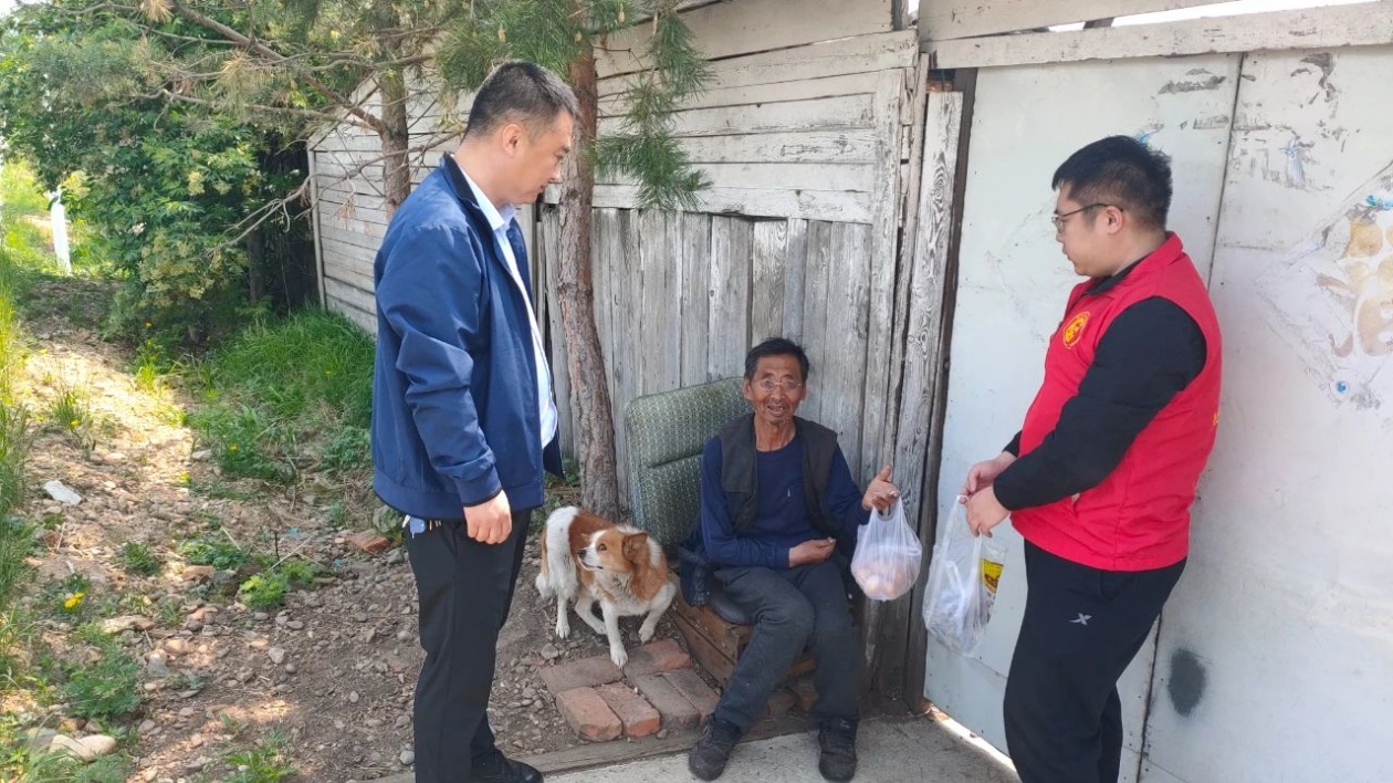 黑龍江塔河十八站鄉(xiāng)開展「濃情慶端午 粽香暖人心」走訪慰問活動(dòng)