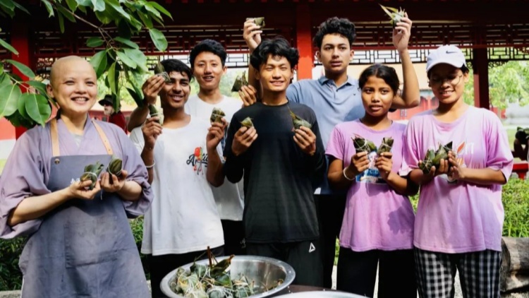 粽葉飄香佛誕地：藍(lán)毗尼中華寺開(kāi)展端午節(jié)慶活動(dòng)