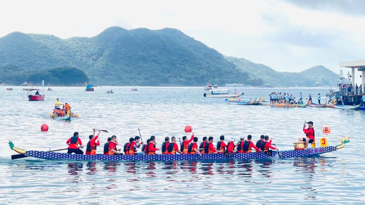 深圳特奧龍舟隊(duì)閃耀香港，勇奪冠軍！