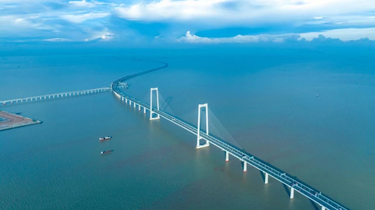 深中通道通過(guò)交工驗(yàn)收