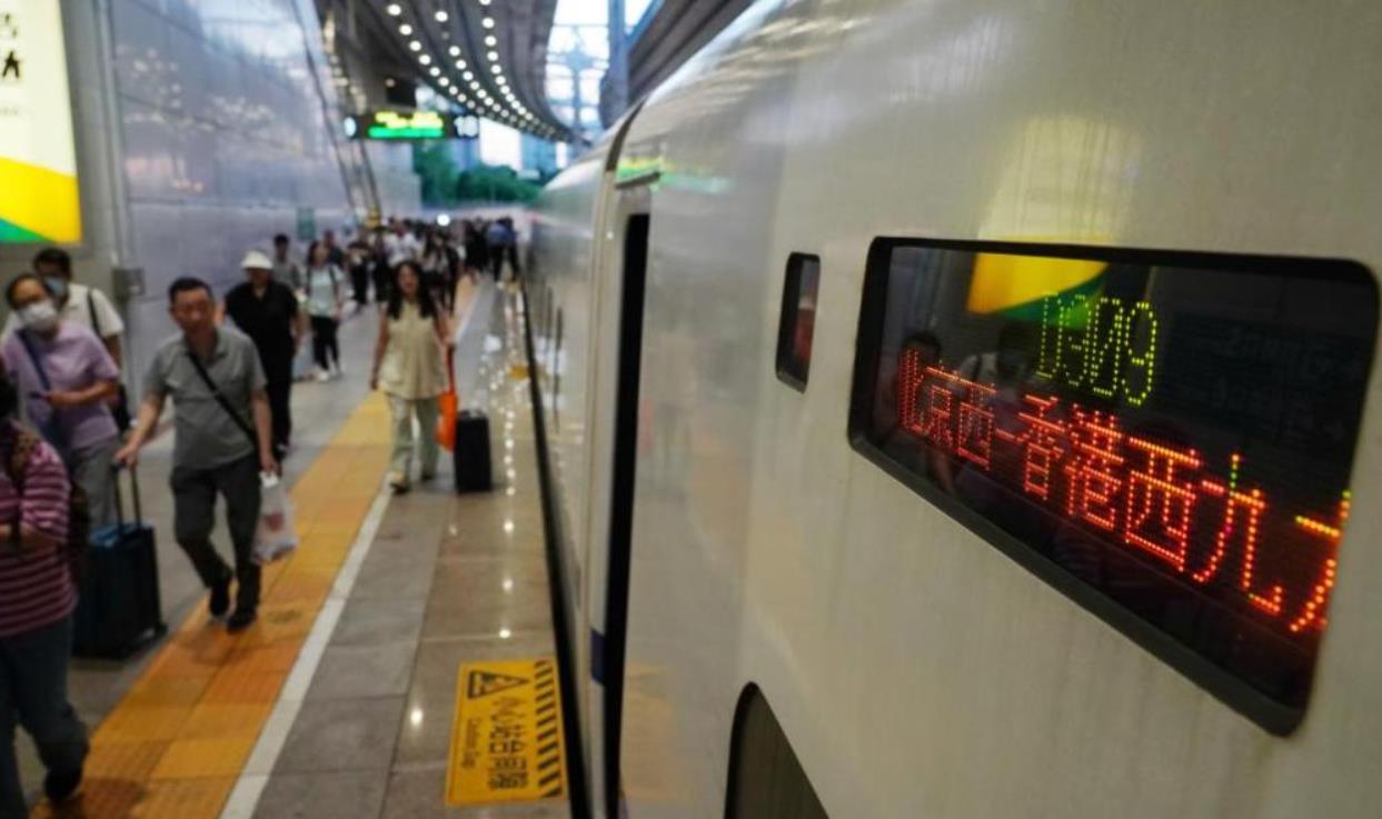 李家超：京港滬港動(dòng)臥列車受歡迎 會(huì)朝著滿足旅客需求全盤考慮