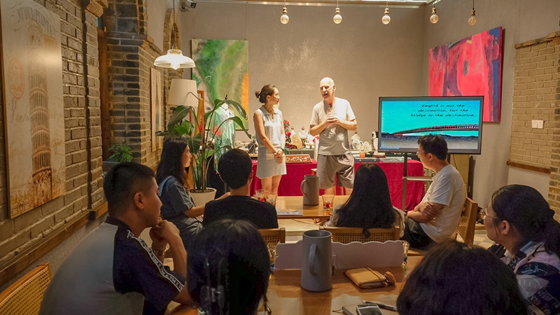 「喝咖啡吃披薩上著外教課」 皖黟縣宏村鎮(zhèn)打造「村」字號(hào)「國(guó)際會(huì)客廳」