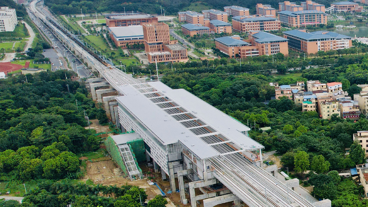 「雙喜臨門」 廣清北延線實現(xiàn)「軌通」和送電成功