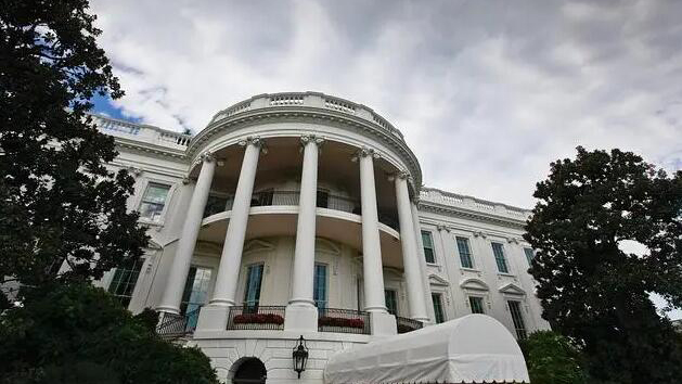 美國(guó)宣布加速向?yàn)蹩颂m運(yùn)送防空攔截導(dǎo)彈