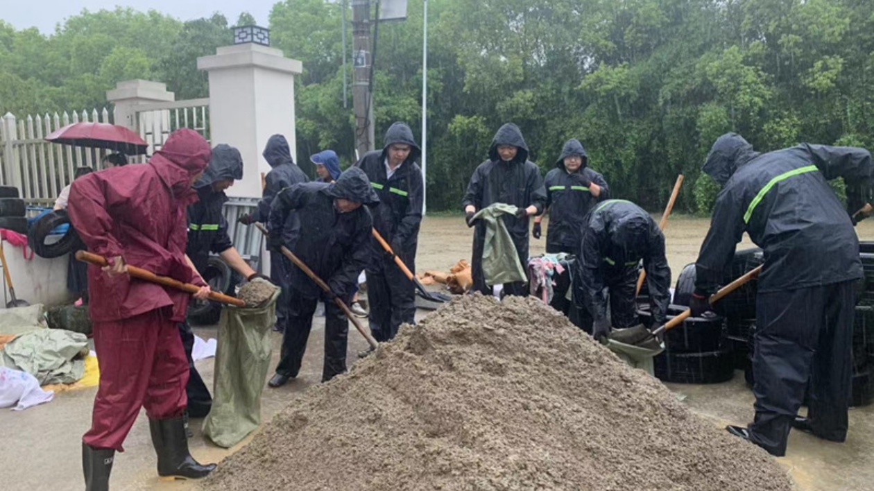 【黃山防汛救災(zāi)見聞錄】歙縣經(jīng)開區(qū)：全力搶險(xiǎn)救援  黨旗飄揚(yáng)一線