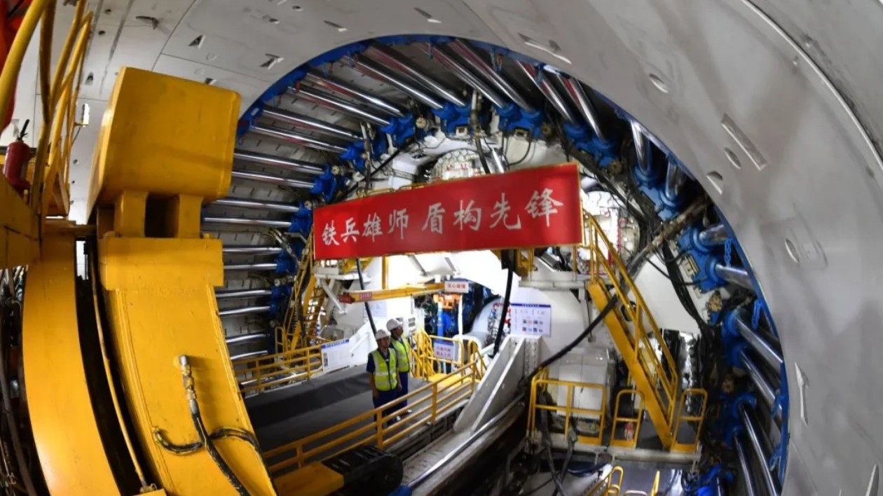 融通大灣區(qū)  深江鐵路珠江口隧道突破節(jié)點