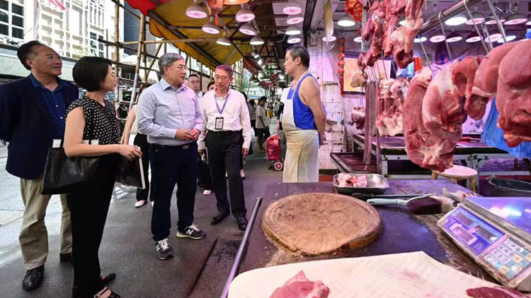 卓永興檢視港島2衞生黑點(diǎn) 港九新界店舖阻街及環(huán)境衞生得到長效改善