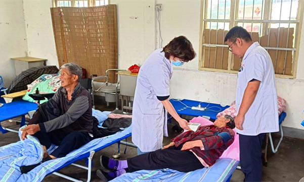 【黃山防汛救災(zāi)見聞錄】休寧東臨溪鎮(zhèn)：做好群眾「主心骨」 當(dāng)好健康「守門人」