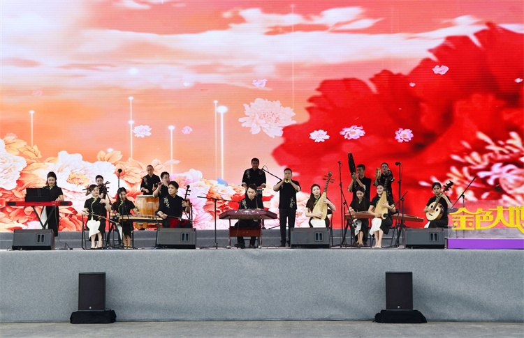 致敬深中通道建設者，雙城音樂人共辦金色大地音樂會