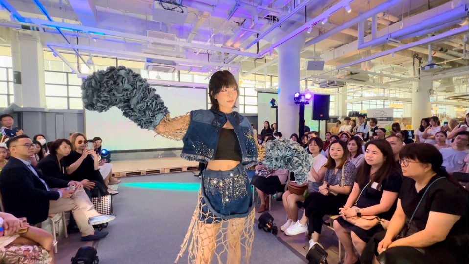 港燈環(huán)?！富ㄉ}」「轉(zhuǎn)廢為潮」