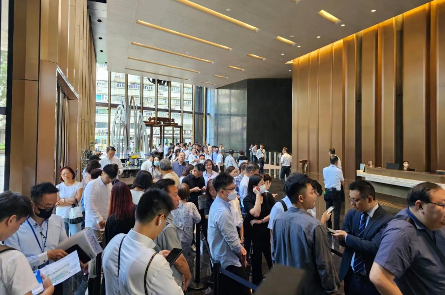 柏蔚森I低價吸客屢現(xiàn)排隊人潮  原價加推82伙 折實每呎1.75萬