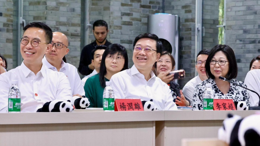李家超：特區(qū)政府全力為迎接大熊貓做好準(zhǔn)備