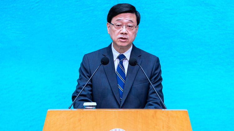 李家超12日下午率團(tuán)赴廣州出席粵港合作聯(lián)席會(huì)議