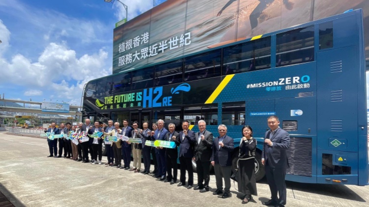 雙層氫能巴士首次行駛隧道 當(dāng)局指發(fā)展新能源是大勢(shì)所趨
