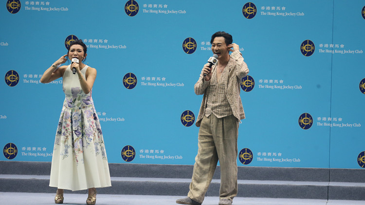 有片｜馬季煞科壓軸獻(xiàn)唱  林峯《愛(ài)在三千的宇宙》