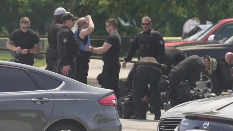 美警方在共和黨全國代表大會(huì)場(chǎng)地附近開槍打死一持刀男子